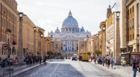 roman-holidays-welcome-via-della-conciliazione-vaticano